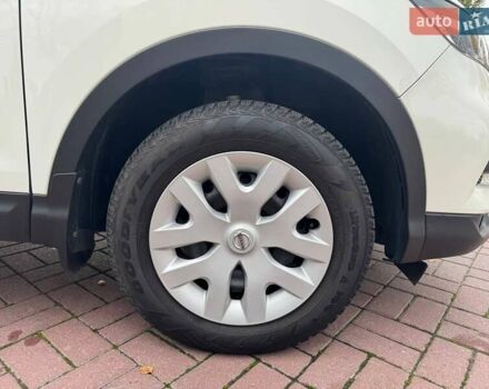 Белый Ниссан Кашкай, объемом двигателя 1.2 л и пробегом 161 тыс. км за 11900 $, фото 14 на Automoto.ua