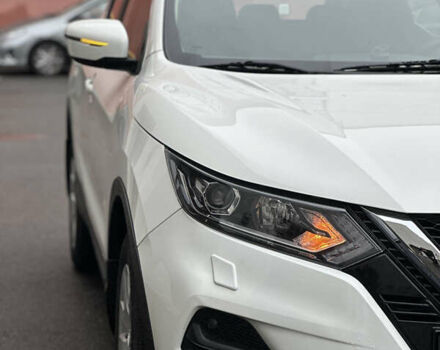 Белый Ниссан Кашкай, объемом двигателя 1.6 л и пробегом 245 тыс. км за 14800 $, фото 7 на Automoto.ua