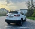 Белый Ниссан Кашкай, объемом двигателя 1.2 л и пробегом 130 тыс. км за 12300 $, фото 5 на Automoto.ua