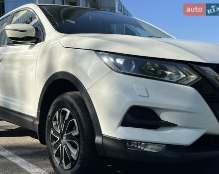 Білий Ніссан Кашкай, об'ємом двигуна 1.2 л та пробігом 205 тис. км за 11500 $, фото 13 на Automoto.ua