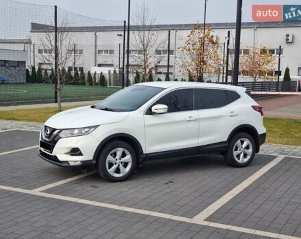 Белый Ниссан Кашкай, объемом двигателя 1.2 л и пробегом 178 тыс. км за 12800 $, фото 4 на Automoto.ua
