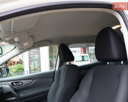 Белый Ниссан Кашкай, объемом двигателя 1.6 л и пробегом 245 тыс. км за 15900 $, фото 13 на Automoto.ua