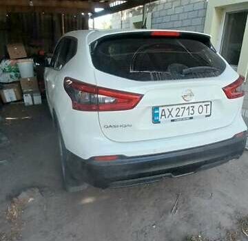 Белый Ниссан Кашкай, объемом двигателя 1.2 л и пробегом 99 тыс. км за 15900 $, фото 17 на Automoto.ua