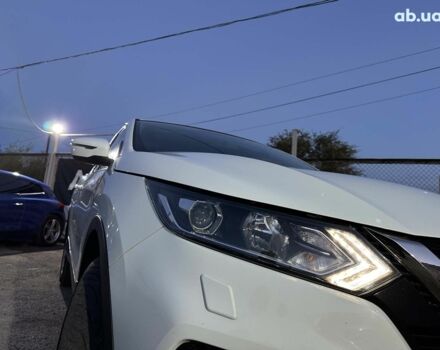 Белый Ниссан Кашкай, объемом двигателя 1.6 л и пробегом 130 тыс. км за 17790 $, фото 11 на Automoto.ua