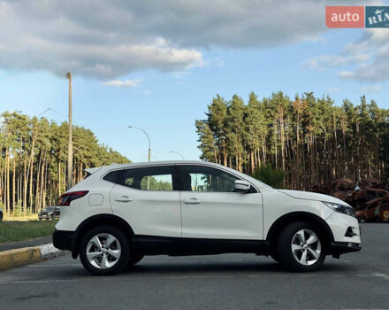 Белый Ниссан Кашкай, объемом двигателя 1.2 л и пробегом 101 тыс. км за 15500 $, фото 3 на Automoto.ua
