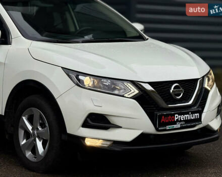 Белый Ниссан Кашкай, объемом двигателя 1.2 л и пробегом 69 тыс. км за 15000 $, фото 9 на Automoto.ua
