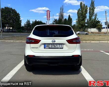 Белый Ниссан Кашкай, объемом двигателя 2 л и пробегом 107 тыс. км за 17500 $, фото 3 на Automoto.ua