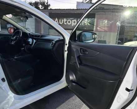 Белый Ниссан Кашкай, объемом двигателя 1.6 л и пробегом 130 тыс. км за 17790 $, фото 17 на Automoto.ua