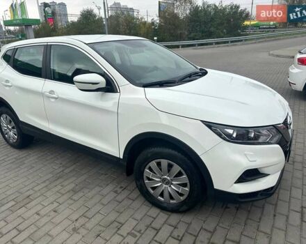 Белый Ниссан Кашкай, объемом двигателя 1.6 л и пробегом 117 тыс. км за 19500 $, фото 8 на Automoto.ua