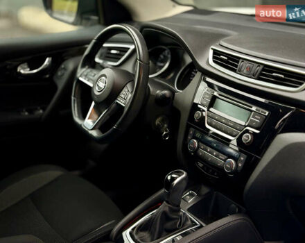 Белый Ниссан Кашкай, объемом двигателя 1.2 л и пробегом 69 тыс. км за 15000 $, фото 17 на Automoto.ua