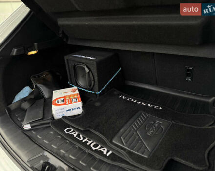 Белый Ниссан Кашкай, объемом двигателя 2 л и пробегом 126 тыс. км за 17000 $, фото 18 на Automoto.ua