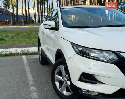 Белый Ниссан Кашкай, объемом двигателя 1.2 л и пробегом 101 тыс. км за 15500 $, фото 2 на Automoto.ua