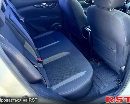 Белый Ниссан Кашкай, объемом двигателя 2 л и пробегом 107 тыс. км за 17500 $, фото 6 на Automoto.ua
