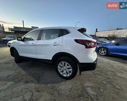 Белый Ниссан Кашкай, объемом двигателя 1.6 л и пробегом 130 тыс. км за 17790 $, фото 4 на Automoto.ua