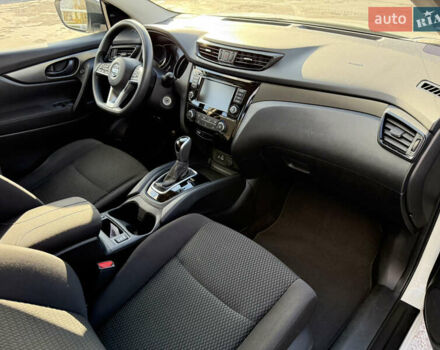 Белый Ниссан Кашкай, объемом двигателя 2 л и пробегом 110 тыс. км за 13500 $, фото 14 на Automoto.ua