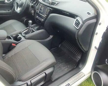 Белый Ниссан Кашкай, объемом двигателя 1.2 л и пробегом 43 тыс. км за 18800 $, фото 29 на Automoto.ua