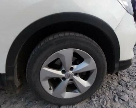Белый Ниссан Кашкай, объемом двигателя 1.2 л и пробегом 99 тыс. км за 15900 $, фото 2 на Automoto.ua