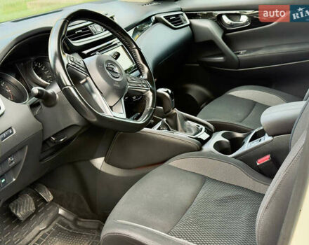 Белый Ниссан Кашкай, объемом двигателя 1.2 л и пробегом 101 тыс. км за 15500 $, фото 15 на Automoto.ua