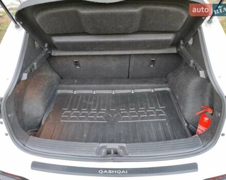 Белый Ниссан Кашкай, объемом двигателя 1.6 л и пробегом 89 тыс. км за 19950 $, фото 5 на Automoto.ua