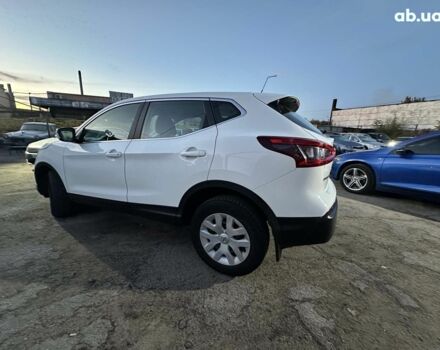 Белый Ниссан Кашкай, объемом двигателя 1.6 л и пробегом 130 тыс. км за 17790 $, фото 4 на Automoto.ua