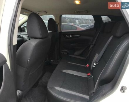 Белый Ниссан Кашкай, объемом двигателя 1.2 л и пробегом 80 тыс. км за 15200 $, фото 11 на Automoto.ua