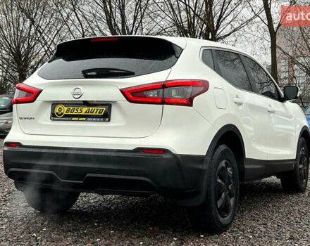 Белый Ниссан Кашкай, объемом двигателя 1.6 л и пробегом 66 тыс. км за 21500 $, фото 5 на Automoto.ua