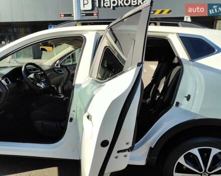 Белый Ниссан Кашкай, объемом двигателя 1.5 л и пробегом 117 тыс. км за 15990 $, фото 6 на Automoto.ua