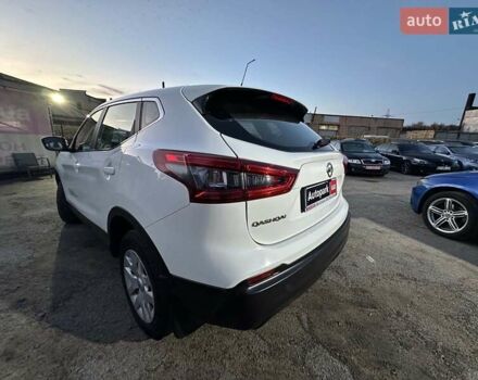 Белый Ниссан Кашкай, объемом двигателя 1.6 л и пробегом 130 тыс. км за 17790 $, фото 5 на Automoto.ua