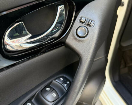 Белый Ниссан Кашкай, объемом двигателя 1.6 л и пробегом 105 тыс. км за 19900 $, фото 41 на Automoto.ua