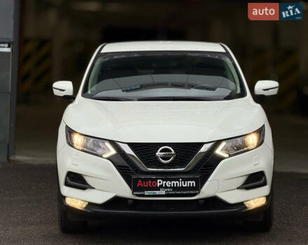 Белый Ниссан Кашкай, объемом двигателя 1.2 л и пробегом 69 тыс. км за 15000 $, фото 3 на Automoto.ua