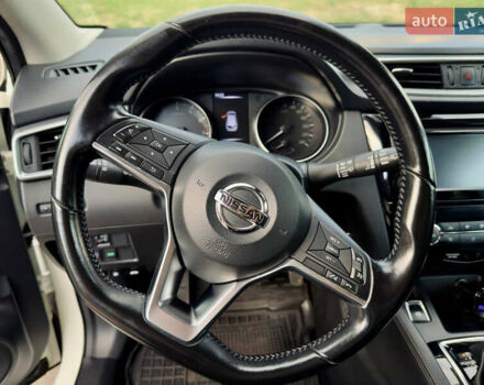 Белый Ниссан Кашкай, объемом двигателя 1.2 л и пробегом 101 тыс. км за 15500 $, фото 11 на Automoto.ua