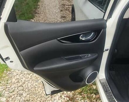 Белый Ниссан Кашкай, объемом двигателя 1.2 л и пробегом 43 тыс. км за 18800 $, фото 22 на Automoto.ua