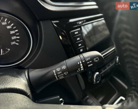 Белый Ниссан Кашкай, объемом двигателя 2 л и пробегом 126 тыс. км за 17000 $, фото 16 на Automoto.ua