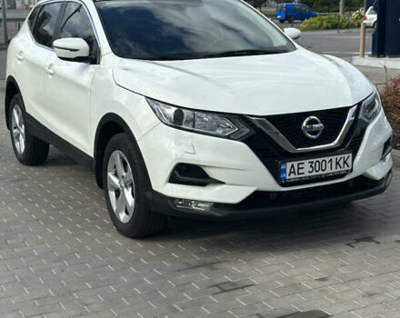 Белый Ниссан Кашкай, объемом двигателя 1.2 л и пробегом 80 тыс. км за 15800 $, фото 3 на Automoto.ua