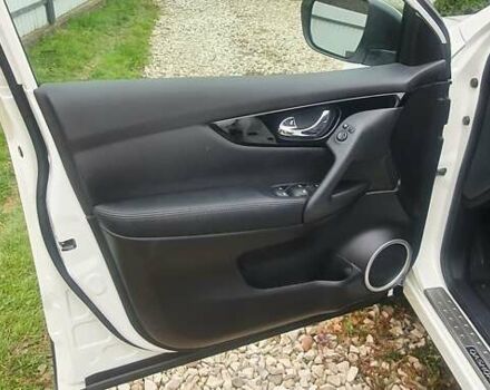 Белый Ниссан Кашкай, объемом двигателя 1.2 л и пробегом 43 тыс. км за 18800 $, фото 19 на Automoto.ua