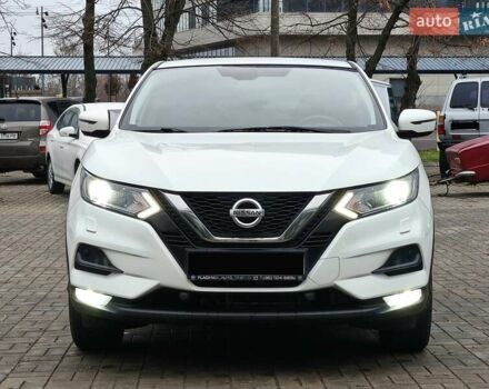 Белый Ниссан Кашкай, объемом двигателя 1.2 л и пробегом 80 тыс. км за 15200 $, фото 2 на Automoto.ua