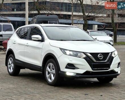 Белый Ниссан Кашкай, объемом двигателя 1.2 л и пробегом 80 тыс. км за 15200 $, фото 3 на Automoto.ua