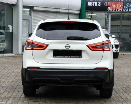 Белый Ниссан Кашкай, объемом двигателя 1.2 л и пробегом 80 тыс. км за 15200 $, фото 6 на Automoto.ua