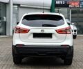 Белый Ниссан Кашкай, объемом двигателя 1.2 л и пробегом 80 тыс. км за 15200 $, фото 6 на Automoto.ua