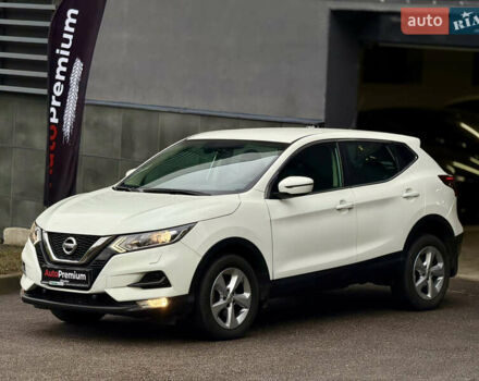 Белый Ниссан Кашкай, объемом двигателя 1.2 л и пробегом 69 тыс. км за 15000 $, фото 2 на Automoto.ua