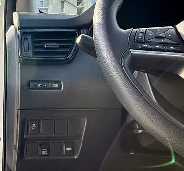 Белый Ниссан Кашкай, объемом двигателя 2 л и пробегом 110 тыс. км за 13500 $, фото 11 на Automoto.ua