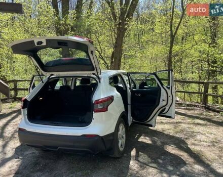 Білий Ніссан Кашкай, об'ємом двигуна 2 л та пробігом 37 тис. км за 18900 $, фото 28 на Automoto.ua