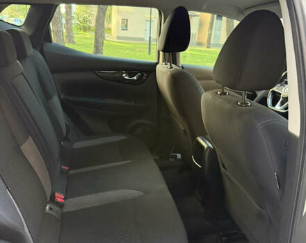 Белый Ниссан Кашкай, объемом двигателя 1.6 л и пробегом 107 тыс. км за 19700 $, фото 21 на Automoto.ua