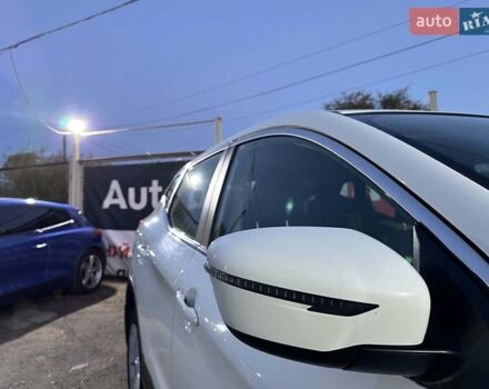 Белый Ниссан Кашкай, объемом двигателя 1.6 л и пробегом 130 тыс. км за 17790 $, фото 12 на Automoto.ua