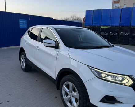 Белый Ниссан Кашкай, объемом двигателя 1.2 л и пробегом 72 тыс. км за 16200 $, фото 1 на Automoto.ua