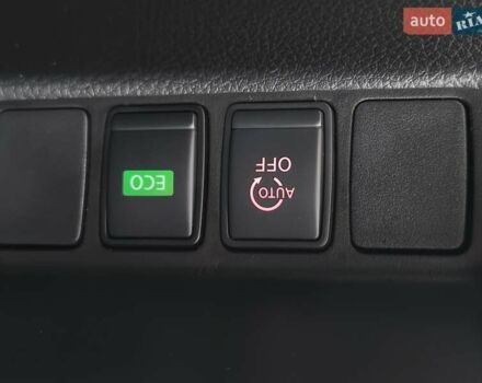 Белый Ниссан Кашкай, объемом двигателя 1.2 л и пробегом 80 тыс. км за 15200 $, фото 16 на Automoto.ua