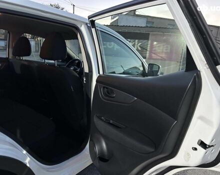 Белый Ниссан Кашкай, объемом двигателя 1.6 л и пробегом 130 тыс. км за 17790 $, фото 16 на Automoto.ua