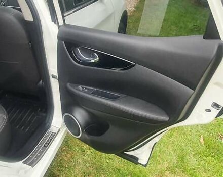 Белый Ниссан Кашкай, объемом двигателя 1.2 л и пробегом 43 тыс. км за 18800 $, фото 24 на Automoto.ua