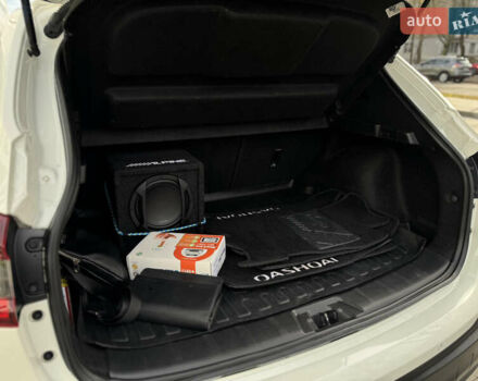 Белый Ниссан Кашкай, объемом двигателя 2 л и пробегом 126 тыс. км за 17000 $, фото 17 на Automoto.ua