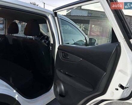 Белый Ниссан Кашкай, объемом двигателя 1.6 л и пробегом 130 тыс. км за 17790 $, фото 16 на Automoto.ua